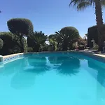 Tres Belle Maison Piscine Chauffe 210m2 Climatise Dom wakacyjny *
