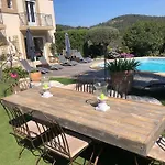 Dom wakacyjny Tres Belle Maison Piscine Chauffe 210m2 Climatise