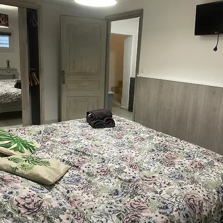 Tres Belle Maison Piscine Chauffe 210m2 Climatise Дом отдыха *