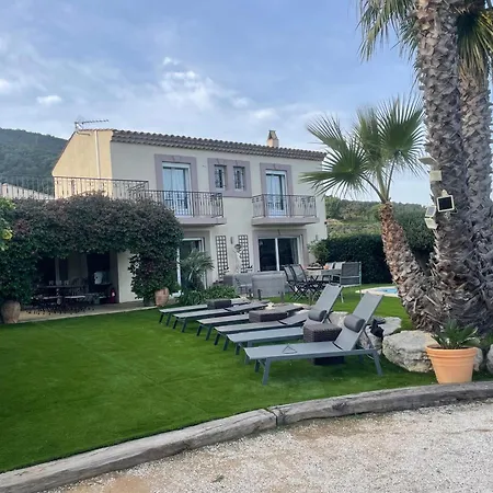 Tres Belle Maison Piscine Chauffe 210m2 Climatise Дом отдыха