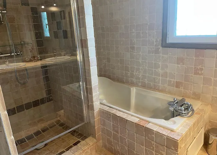 Tres Belle Maison Piscine Chauffe 210m2 Climatise *