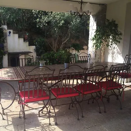 Tres Belle Maison Piscine Chauffe 210m2 Climatise Сasa de vacaciones *