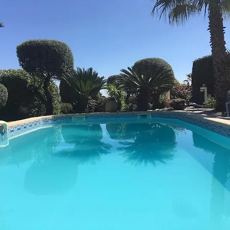 Tres Belle Maison Piscine Chauffe 210m2 Climatise Dom wakacyjny *