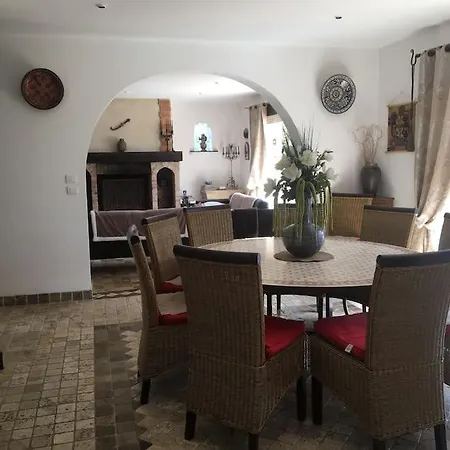 Tres Belle Maison Piscine Chauffe 210m2 Climatise Holiday home *