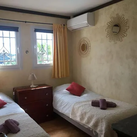 Dom wakacyjny Tres Belle Maison Piscine Chauffe 210m2 Climatise