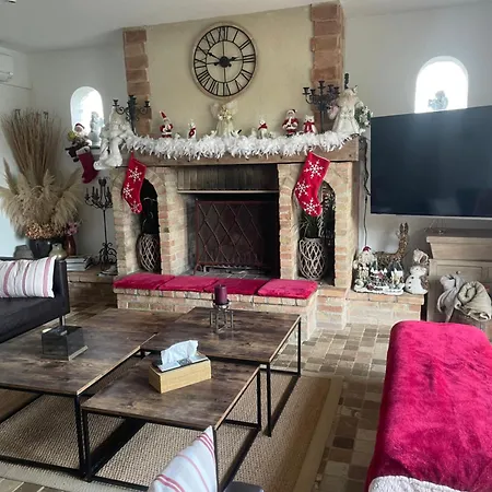 Holiday home Tres Belle Maison Piscine Chauffe 210m2 Climatise