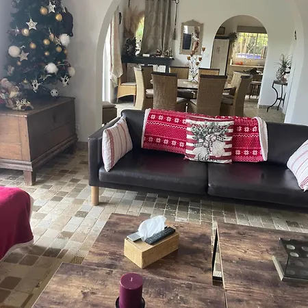 Dom wakacyjny Tres Belle Maison Piscine Chauffe 210m2 Climatise *