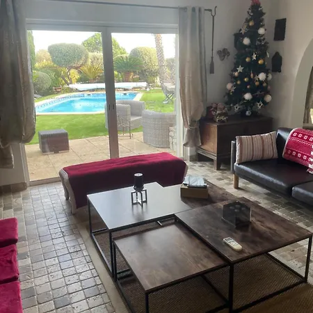 Dom wakacyjny Tres Belle Maison Piscine Chauffe 210m2 Climatise Sainte-Maxime