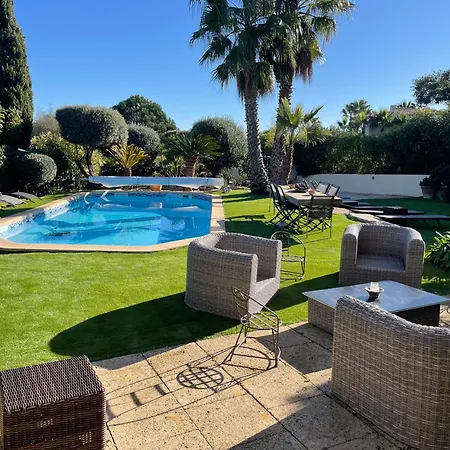 Dom wakacyjny Tres Belle Maison Piscine Chauffe 210m2 Climatise *