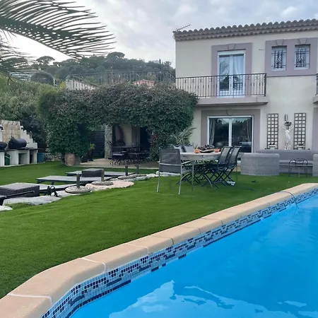 Holiday home Bajade Tres Belle Maison Piscine Chauffe 210m2 Climatise Sainte-Maxime