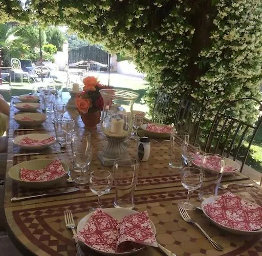 Prázdninový dům Tres Belle Maison Piscine Chauffe 210m2 Climatise