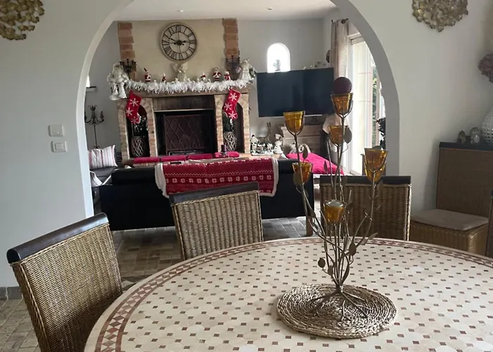 Ferienhaus Tres Belle Maison Piscine Chauffe 210m2 Climatise