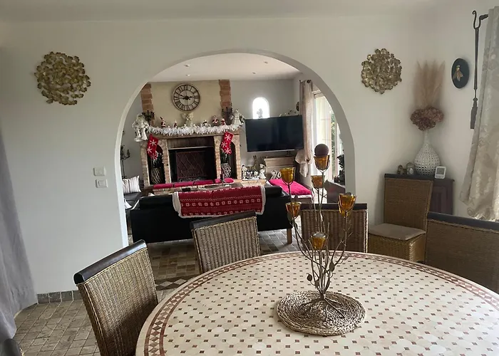 Ferienhaus Tres Belle Maison Piscine Chauffe 210m2 Climatise