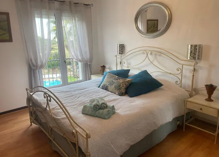 Ferienhaus Tres Belle Maison Piscine Chauffe 210m2 Climatise